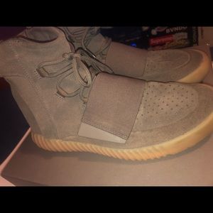Yeezy boost 750 brown